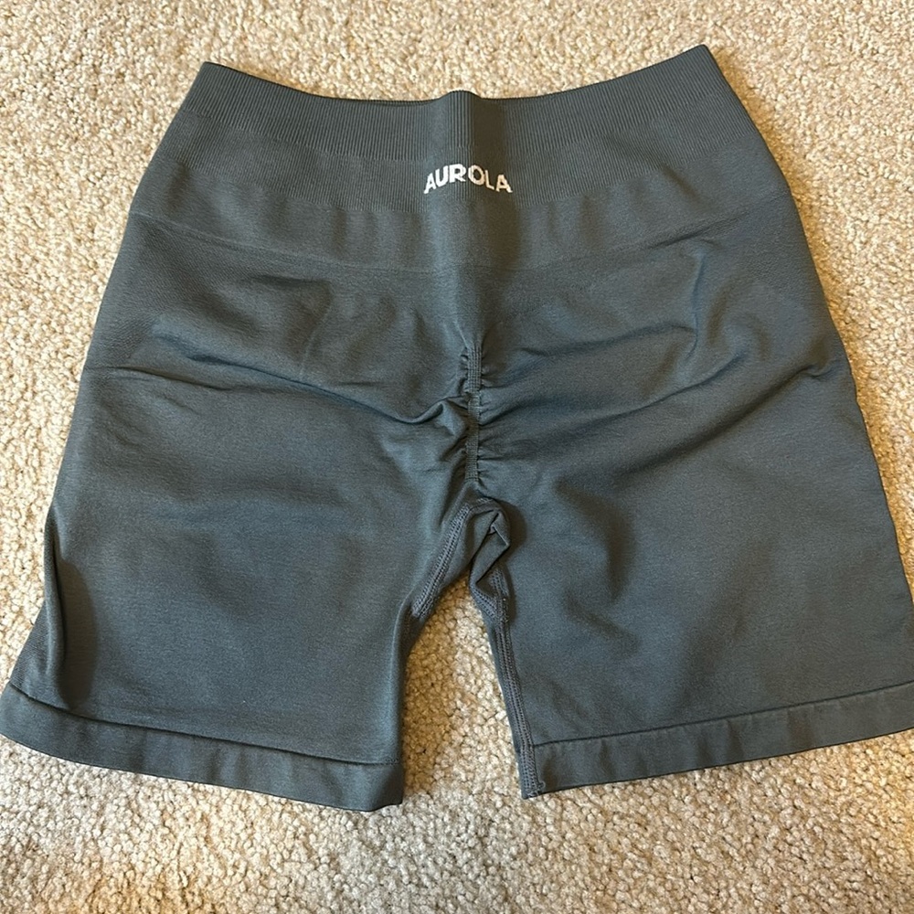 AUROLA for Women Seamless Soft Smooth Gym Yoga Scrunch Active Shorts
